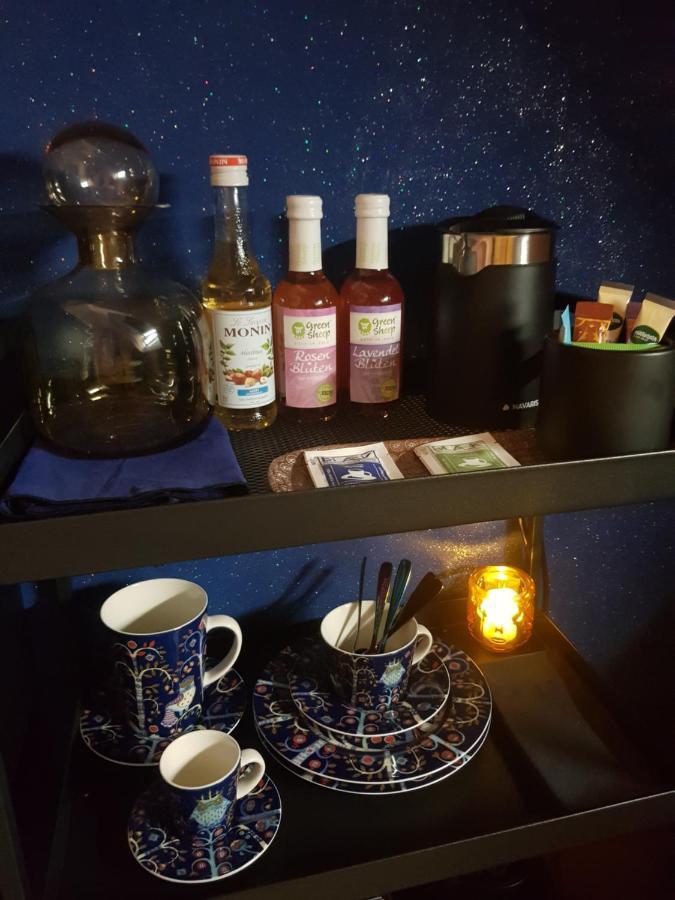 Your Little Sparkle Room "For Woman Only !" Відень Екстер'єр фото